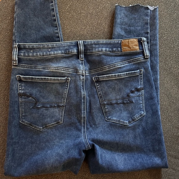 High-Waisted - Picture 4 of 4